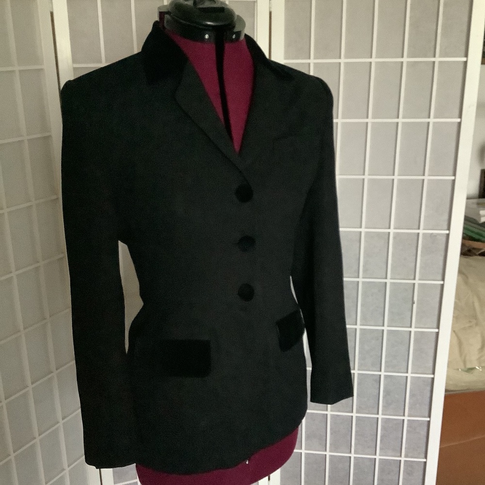 Jones New York Wool w/ velvet trim 2000’s